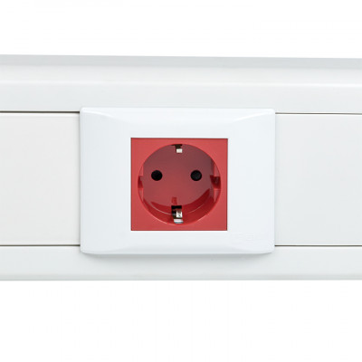 Фотография Розетка 45х45  с заземлением, прямая, красная EKF, артикул E2MR16-028-70