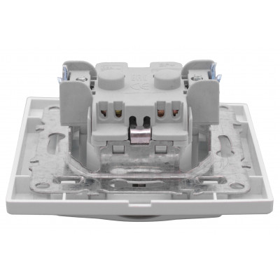 Фотография Минск Розетка 1-местная СП с заземлением и крышкой 16А белая с защ. штор. EKF Basic, артикул ERR16-029-100