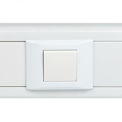 Фотография Выключатель 1-кл. проходной 10А, без индикатора EKF, артикул E2MV10-025-10