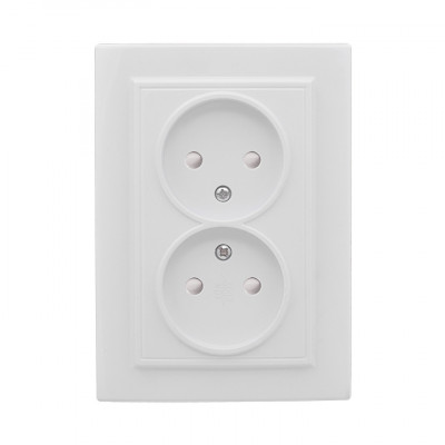 Фотография Минск Розетка 2-местная СП без заземления 10А белая с защ. штор. EKF Basic, артикул ERR10-102-100